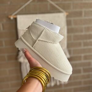 Chinese Laundry Textured Cream Ankle Booties